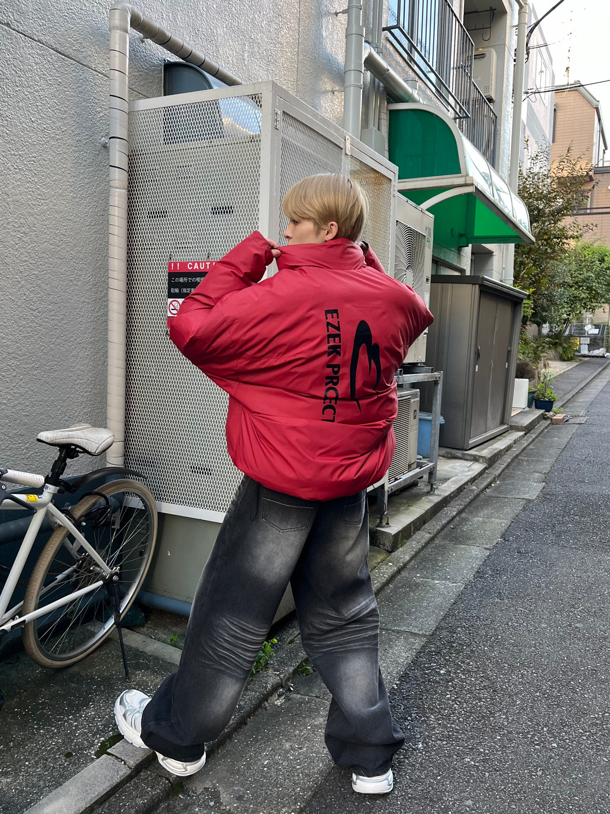 NO MAINTENANCE ウォッシュドブラック バギーデニム 30 NO MAINTENANCE ウォッシュドブラック バギーデニム 30