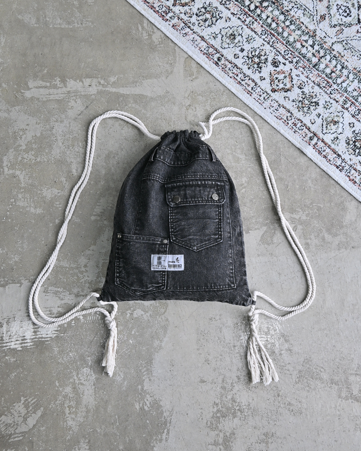 地底人オンライン　ナップサック 新品タグ付き 地底人オンライン デニム ナップサック - メルカリ