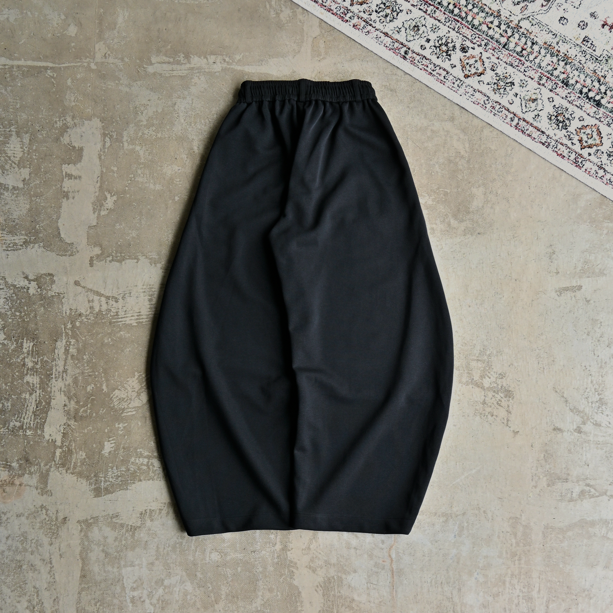地底人スウェットパンツ ◎New Item バルーンシルエットのスウェットパンツが登場