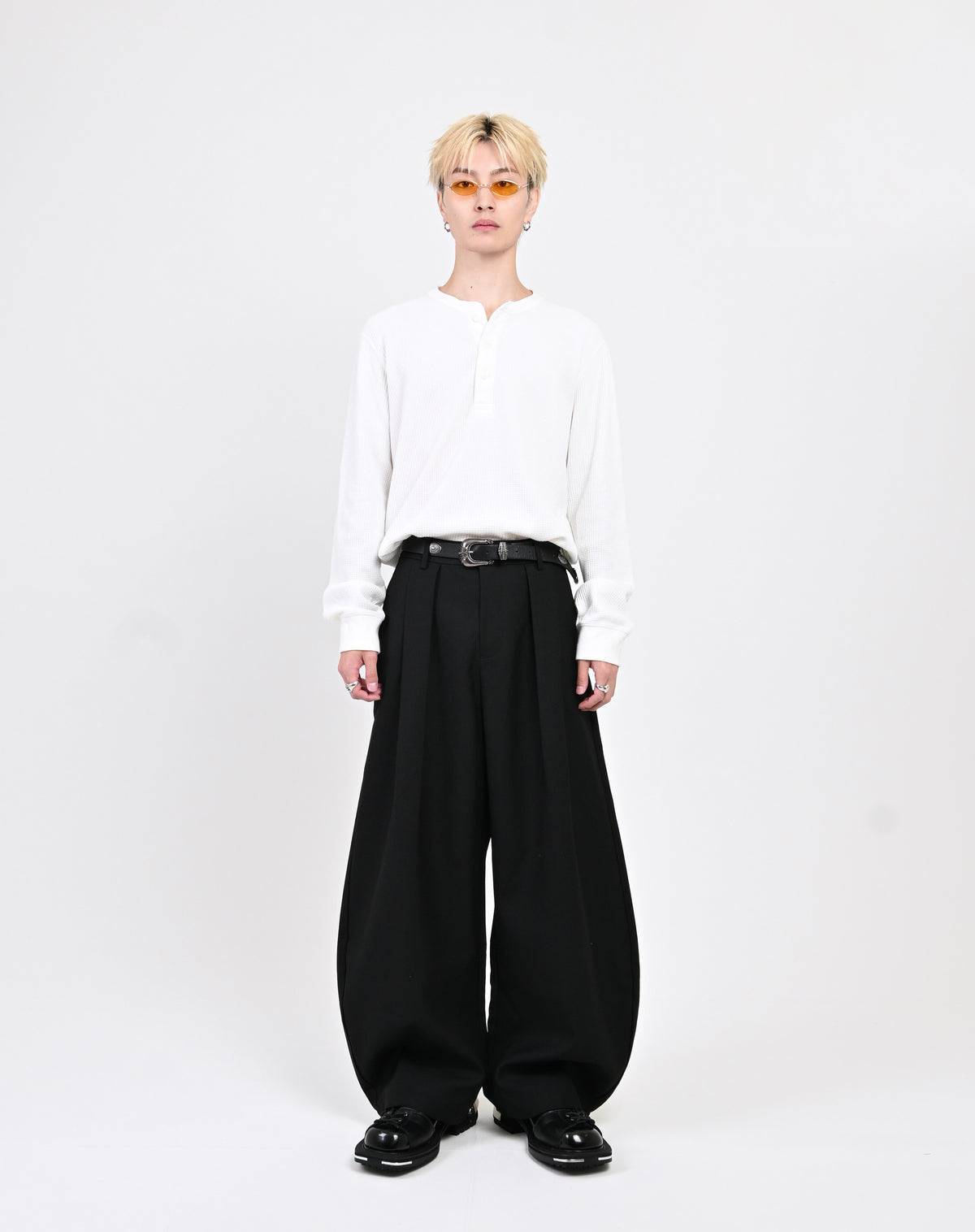 avalone スラックス IMG_6459_1200x.jpg?v=1757264044